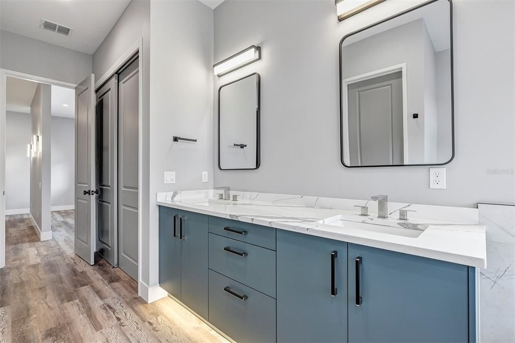 For Sale: $899,000 (5 beds, 2 baths, 2858 Square Feet)