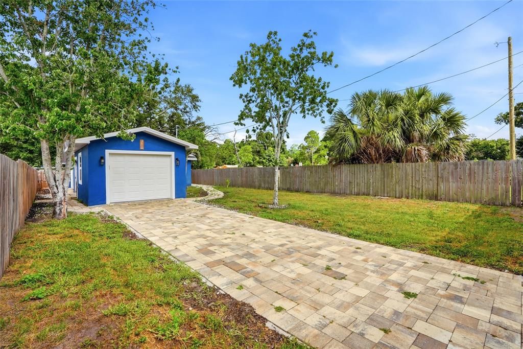 For Sale: $349,000 (3 beds, 2 baths, 1137 Square Feet)