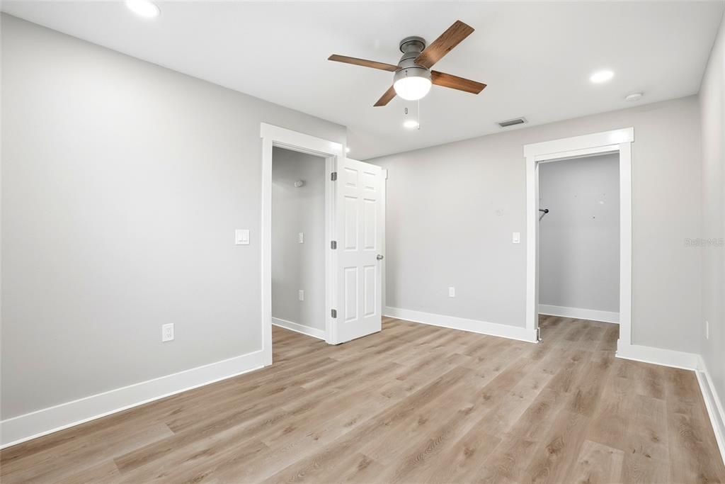 For Sale: $349,000 (3 beds, 2 baths, 1137 Square Feet)