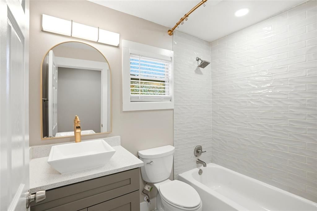 For Sale: $349,000 (3 beds, 2 baths, 1137 Square Feet)