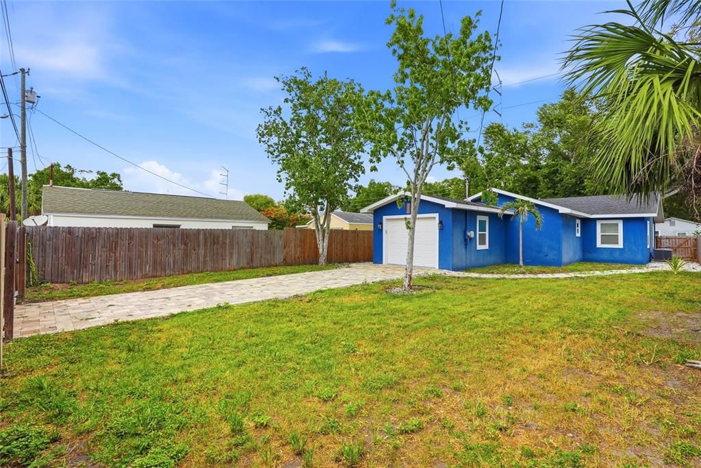 For Sale: $349,000 (3 beds, 2 baths, 1137 Square Feet)