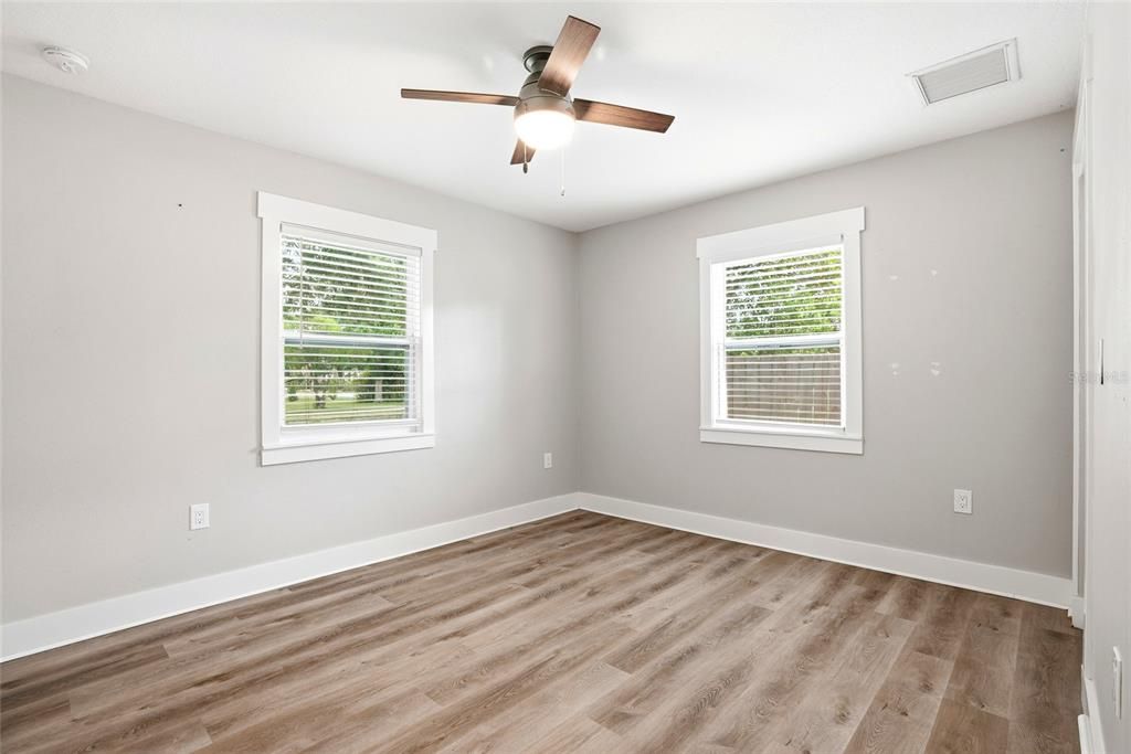 For Sale: $349,000 (3 beds, 2 baths, 1137 Square Feet)