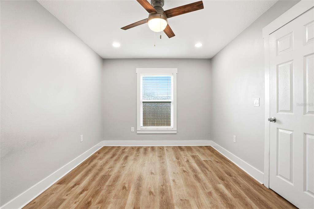 For Sale: $349,000 (3 beds, 2 baths, 1137 Square Feet)