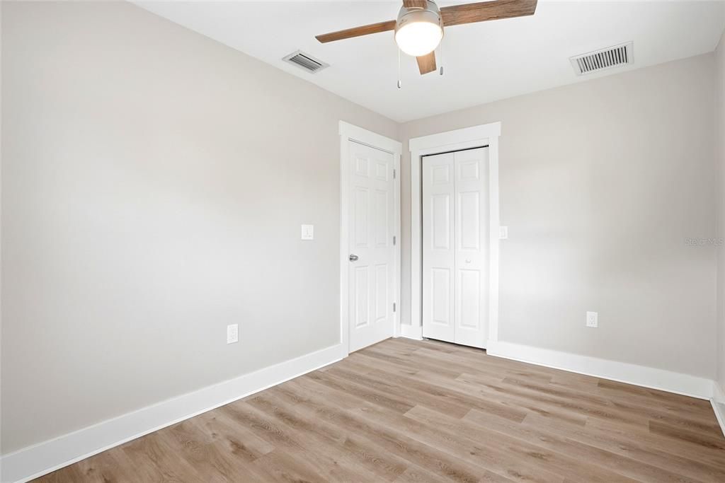 For Sale: $349,000 (3 beds, 2 baths, 1137 Square Feet)