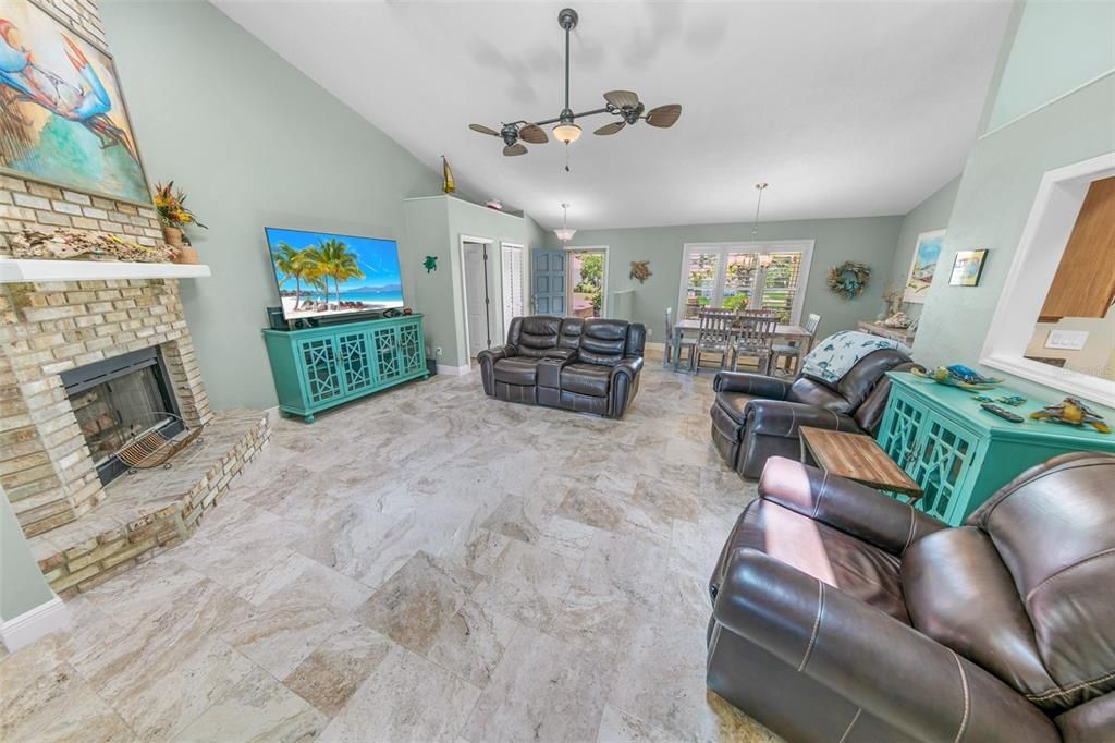 For Sale: $799,900 (3 beds, 2 baths, 2285 Square Feet)