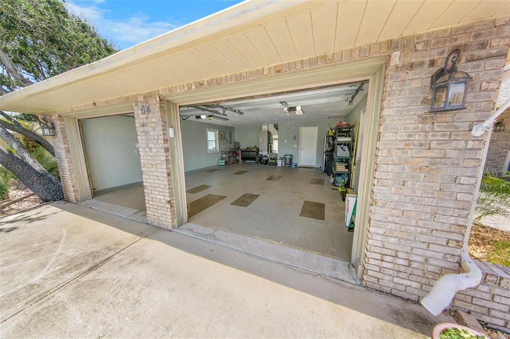 For Sale: $799,900 (3 beds, 2 baths, 2285 Square Feet)