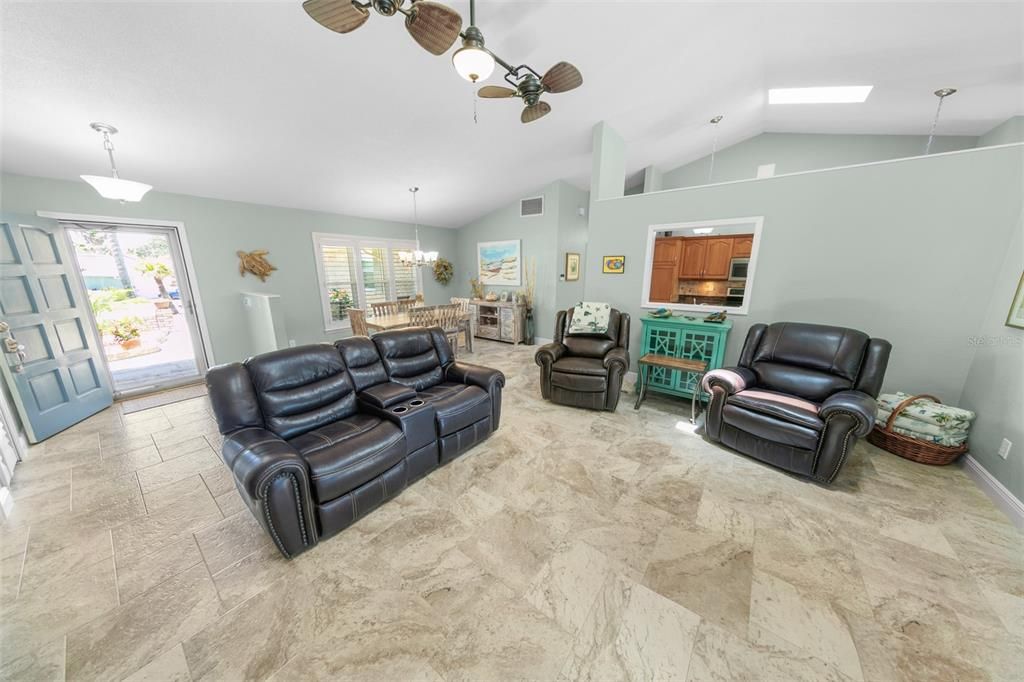 For Sale: $799,900 (3 beds, 2 baths, 2285 Square Feet)
