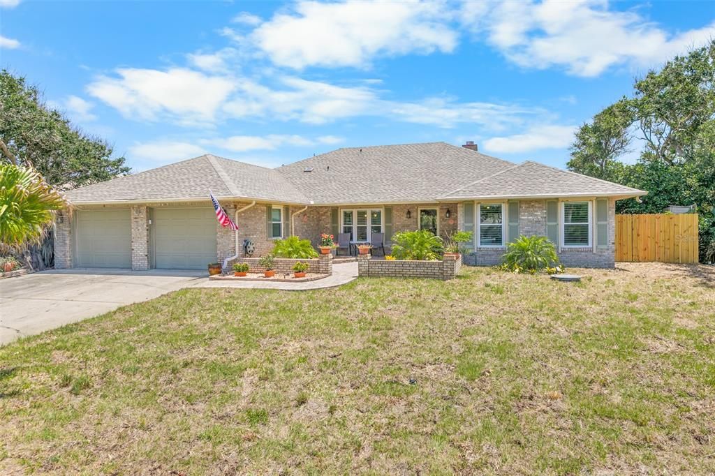 For Sale: $799,900 (3 beds, 2 baths, 2285 Square Feet)