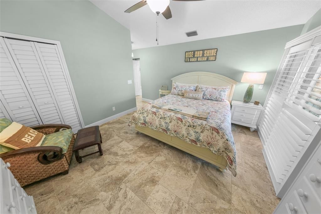 For Sale: $799,900 (3 beds, 2 baths, 2285 Square Feet)