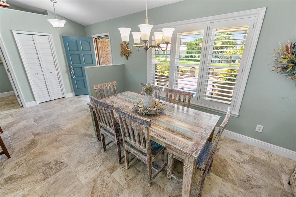 For Sale: $799,900 (3 beds, 2 baths, 2285 Square Feet)