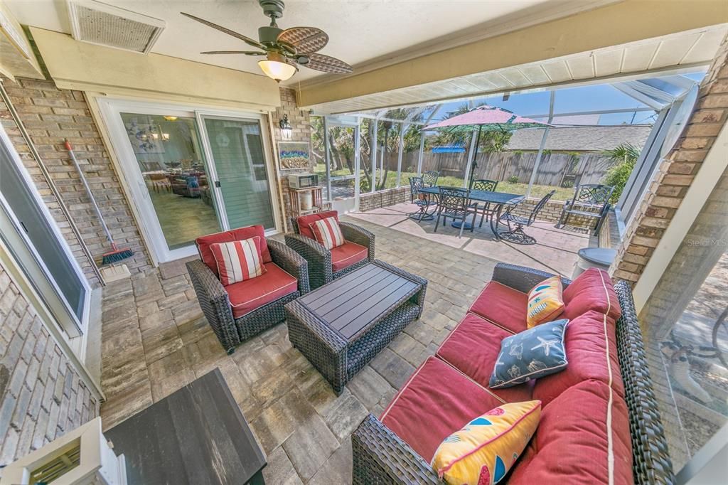 For Sale: $799,900 (3 beds, 2 baths, 2285 Square Feet)
