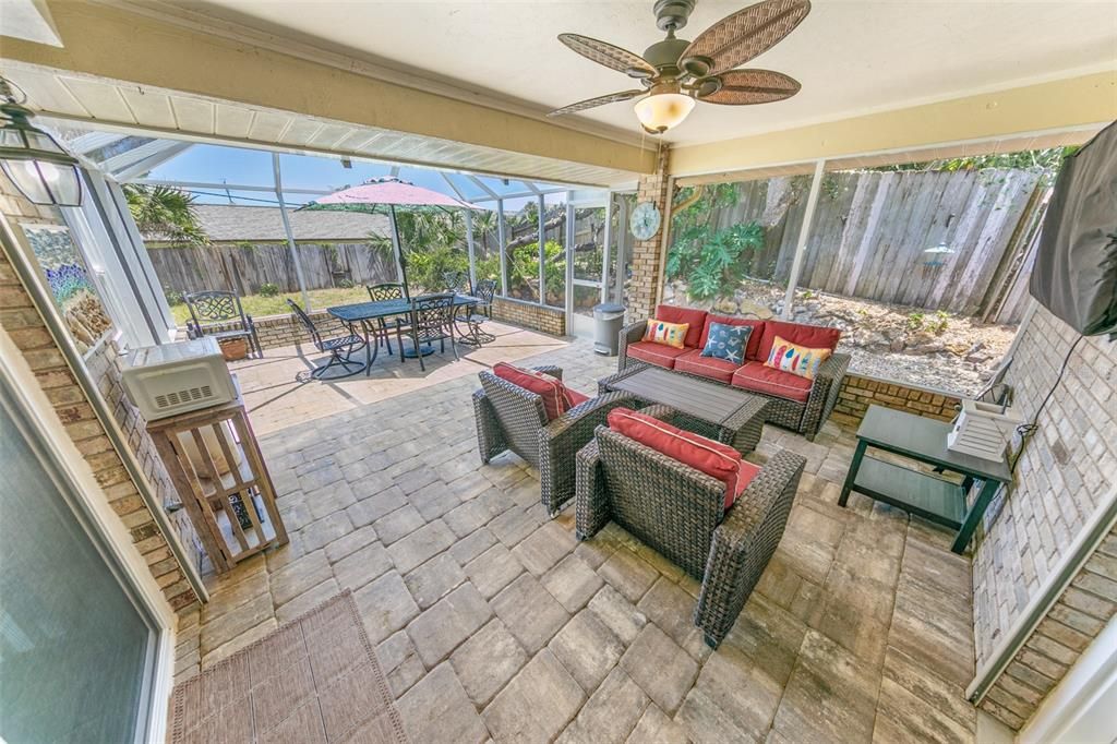 For Sale: $799,900 (3 beds, 2 baths, 2285 Square Feet)