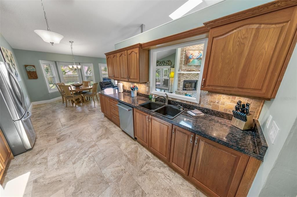 For Sale: $799,900 (3 beds, 2 baths, 2285 Square Feet)