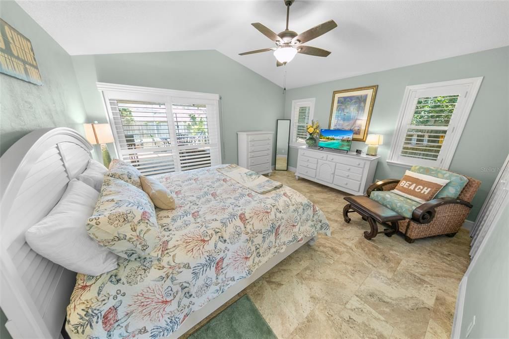 For Sale: $799,900 (3 beds, 2 baths, 2285 Square Feet)