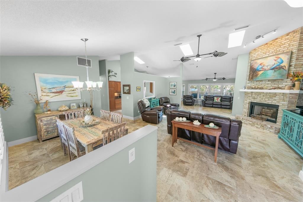 For Sale: $799,900 (3 beds, 2 baths, 2285 Square Feet)