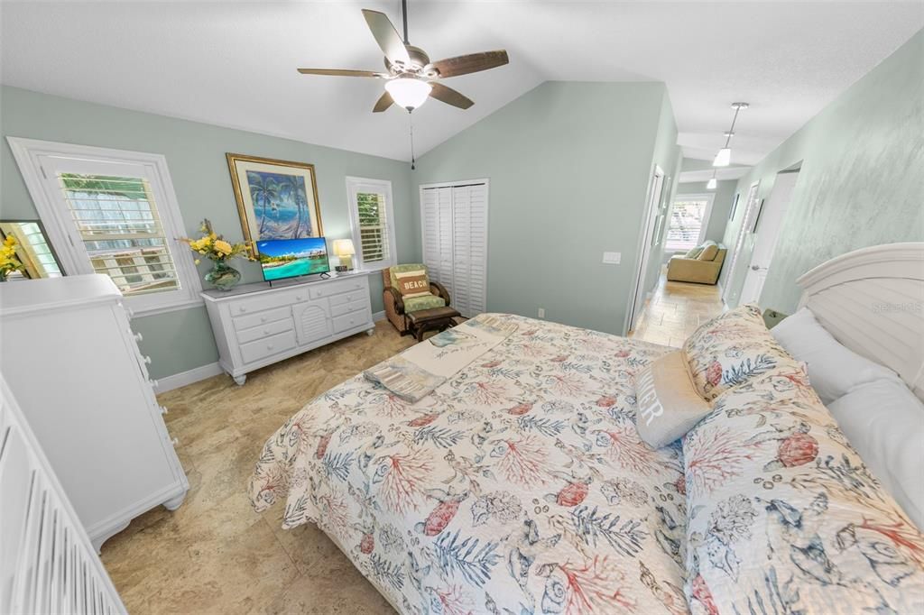 For Sale: $799,900 (3 beds, 2 baths, 2285 Square Feet)