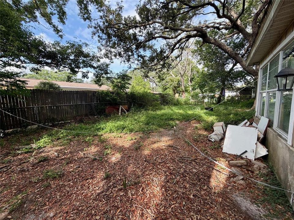 For Sale: $239,500 (2 beds, 2 baths, 1136 Square Feet)