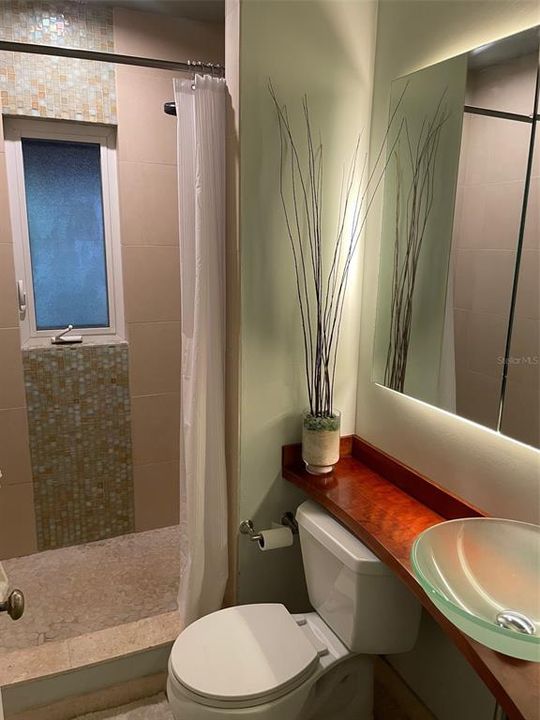 For Rent: $3,600 (3 beds, 2 baths, 1539 Square Feet)