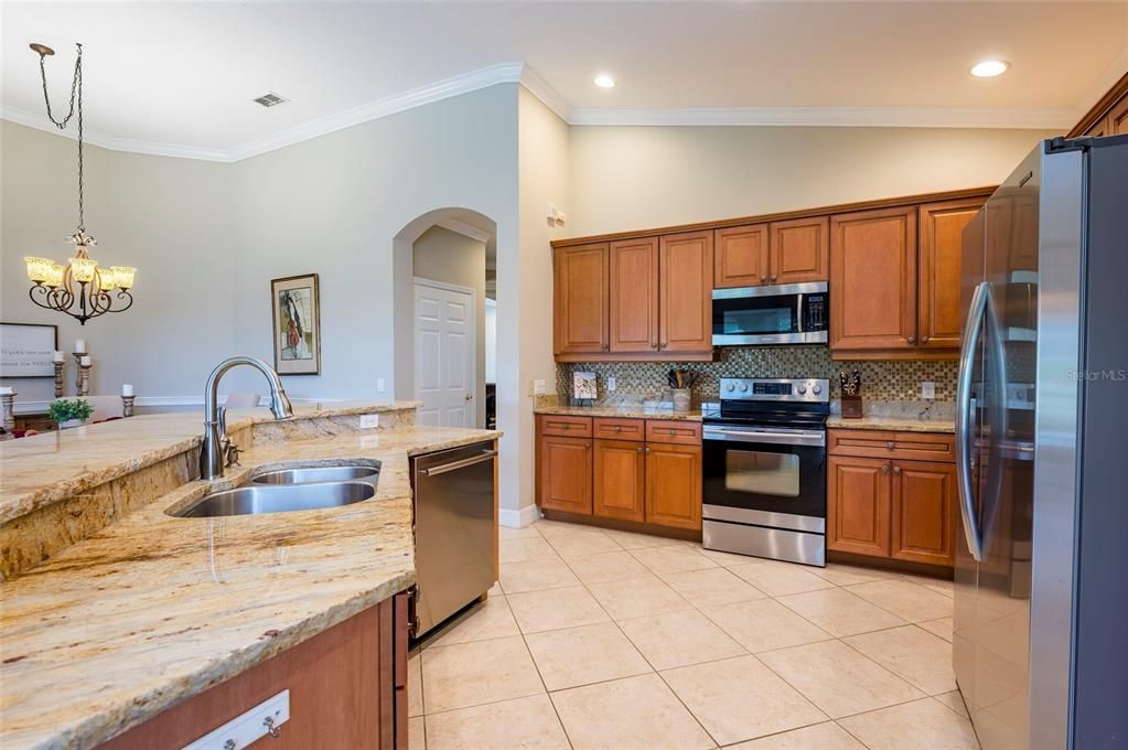 For Sale: $449,900 (3 beds, 2 baths, 2434 Square Feet)