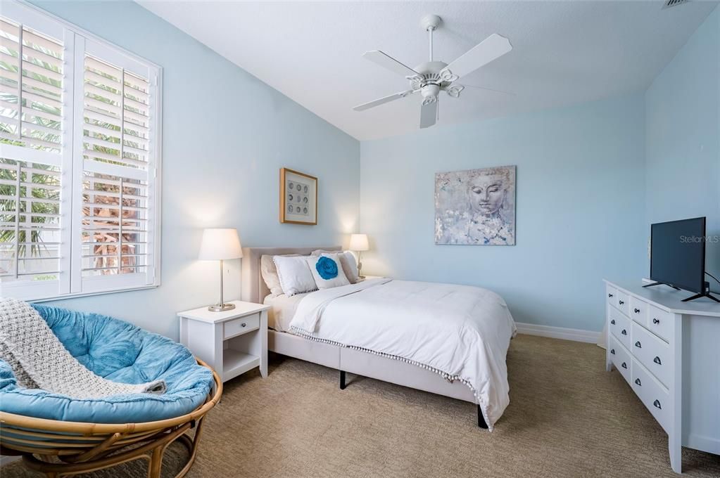For Sale: $449,900 (3 beds, 2 baths, 2434 Square Feet)