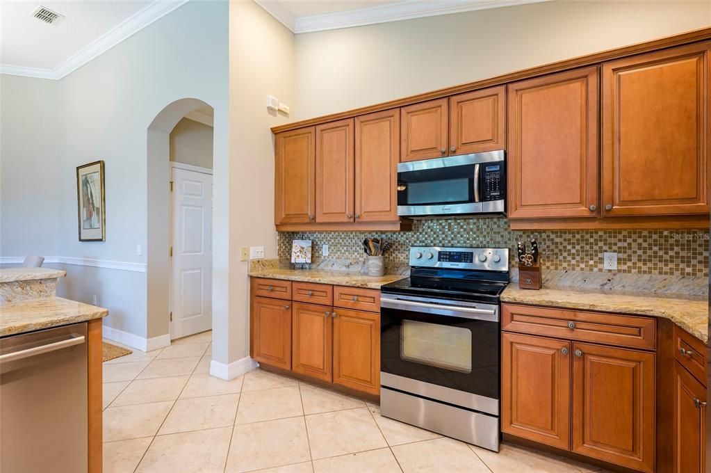 For Sale: $449,900 (3 beds, 2 baths, 2434 Square Feet)