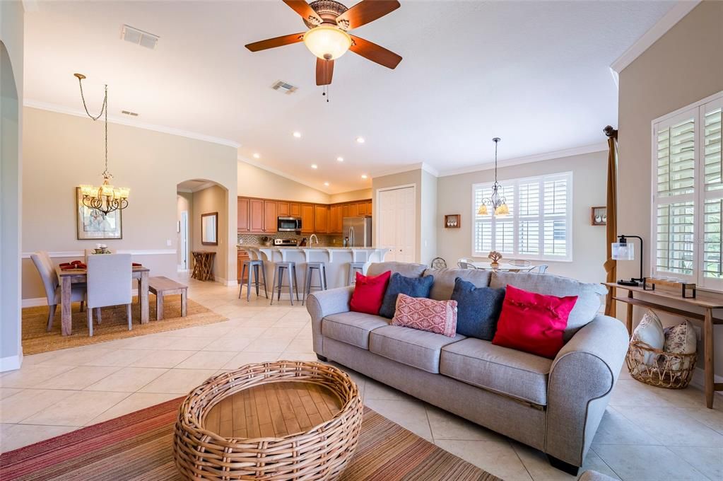 For Sale: $449,900 (3 beds, 2 baths, 2434 Square Feet)