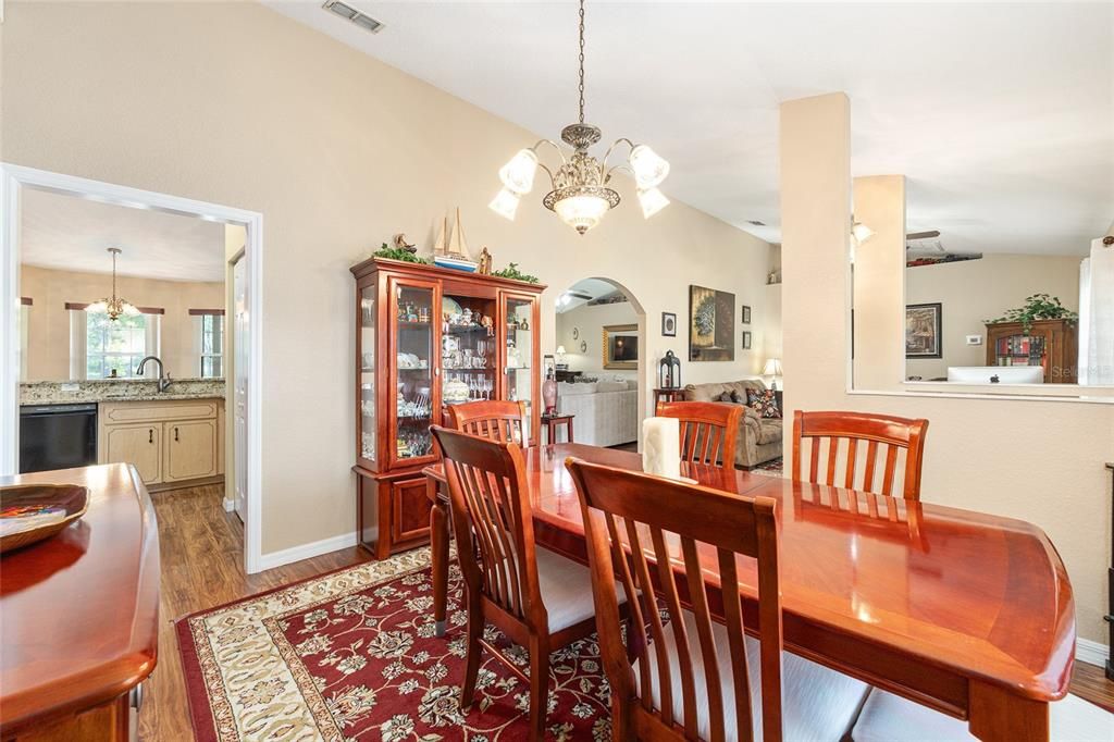 En Venta: $374,900 (3 camas, 2 baños, 1835 Pies cuadrados)