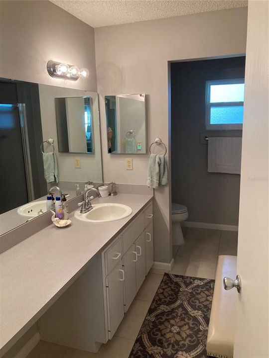 В аренду: $1,800 (2 спален, 2 ванн, 1360 Квадратных фут)