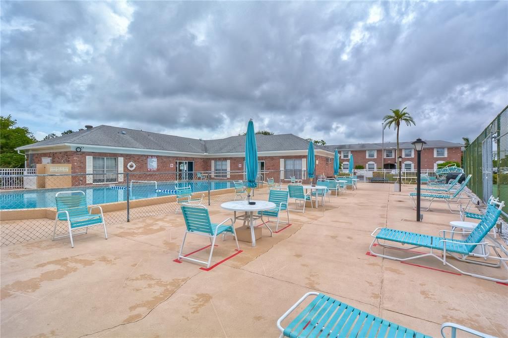 For Sale: $125,000 (1 beds, 1 baths, 825 Square Feet)