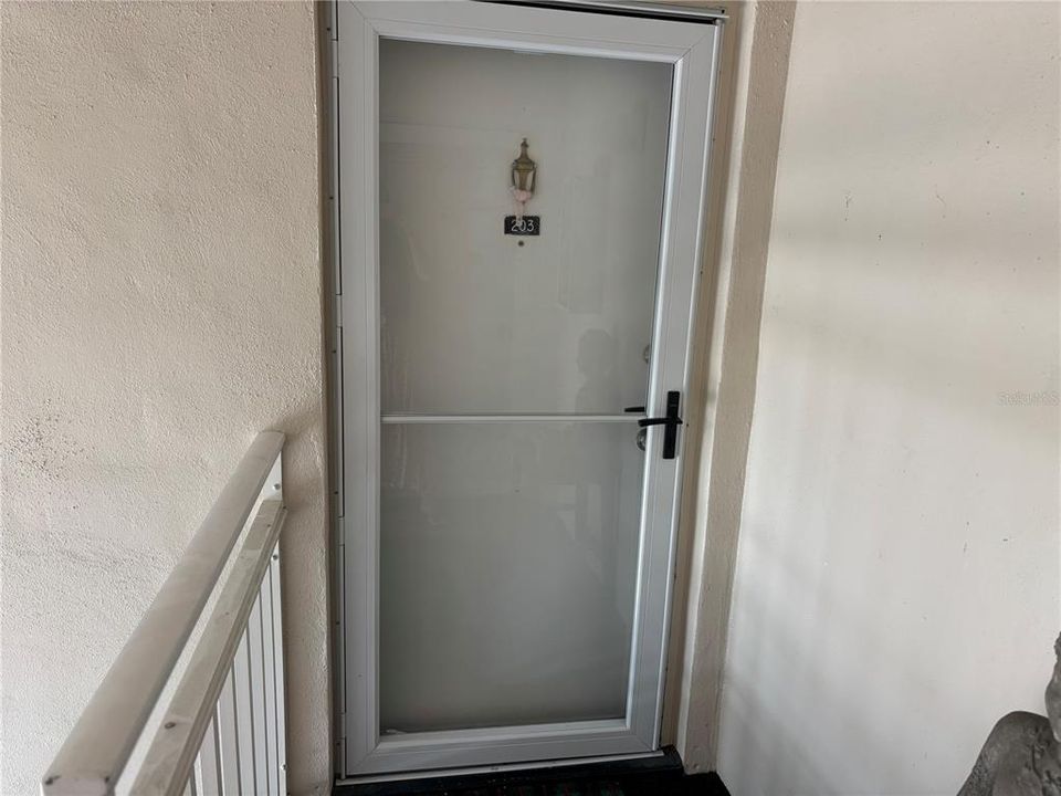 For Sale: $125,000 (1 beds, 1 baths, 825 Square Feet)