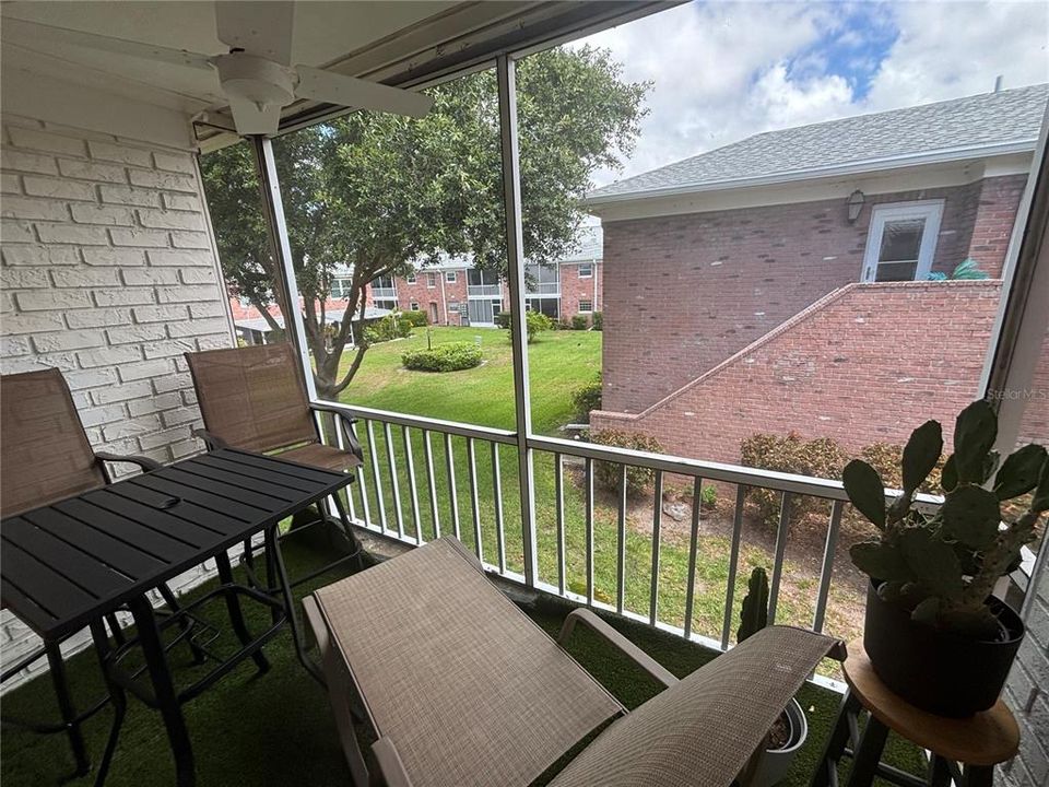 For Sale: $125,000 (1 beds, 1 baths, 825 Square Feet)