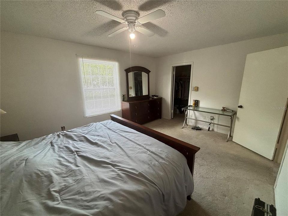 For Sale: $125,000 (1 beds, 1 baths, 825 Square Feet)