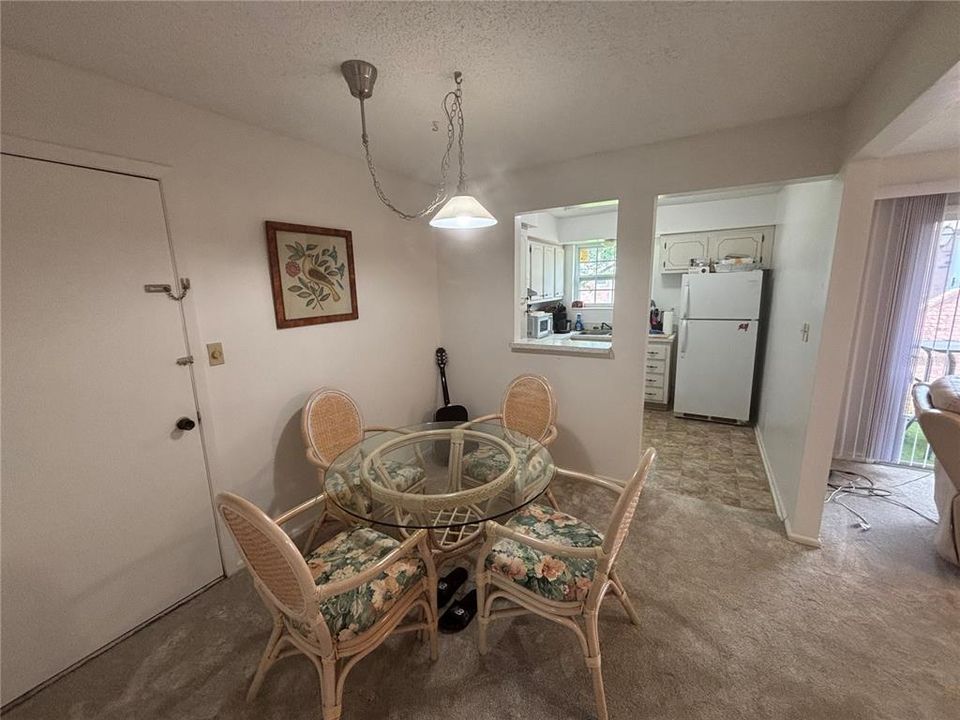 For Sale: $125,000 (1 beds, 1 baths, 825 Square Feet)