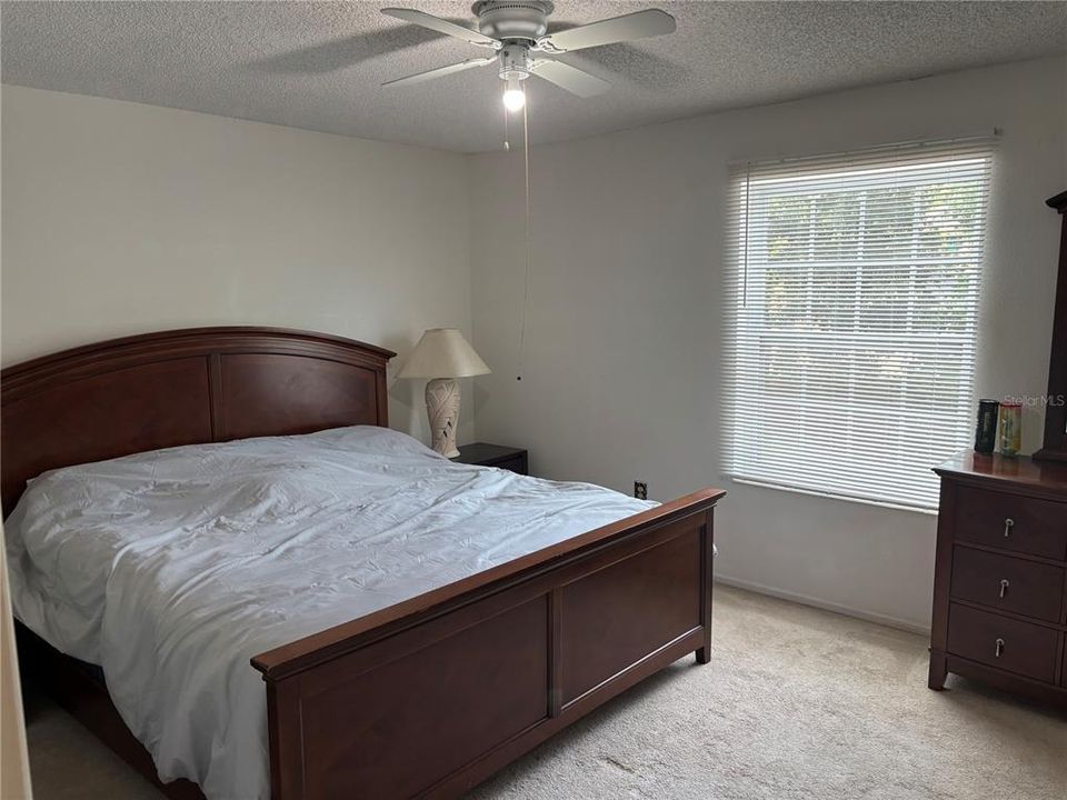 For Sale: $125,000 (1 beds, 1 baths, 825 Square Feet)