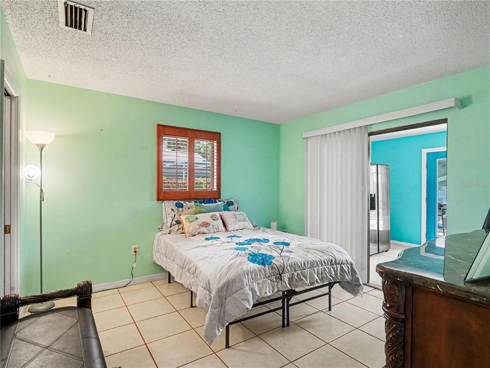 For Sale: $499,999 (2 beds, 2 baths, 1582 Square Feet)