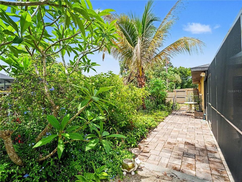 For Sale: $499,999 (2 beds, 2 baths, 1582 Square Feet)