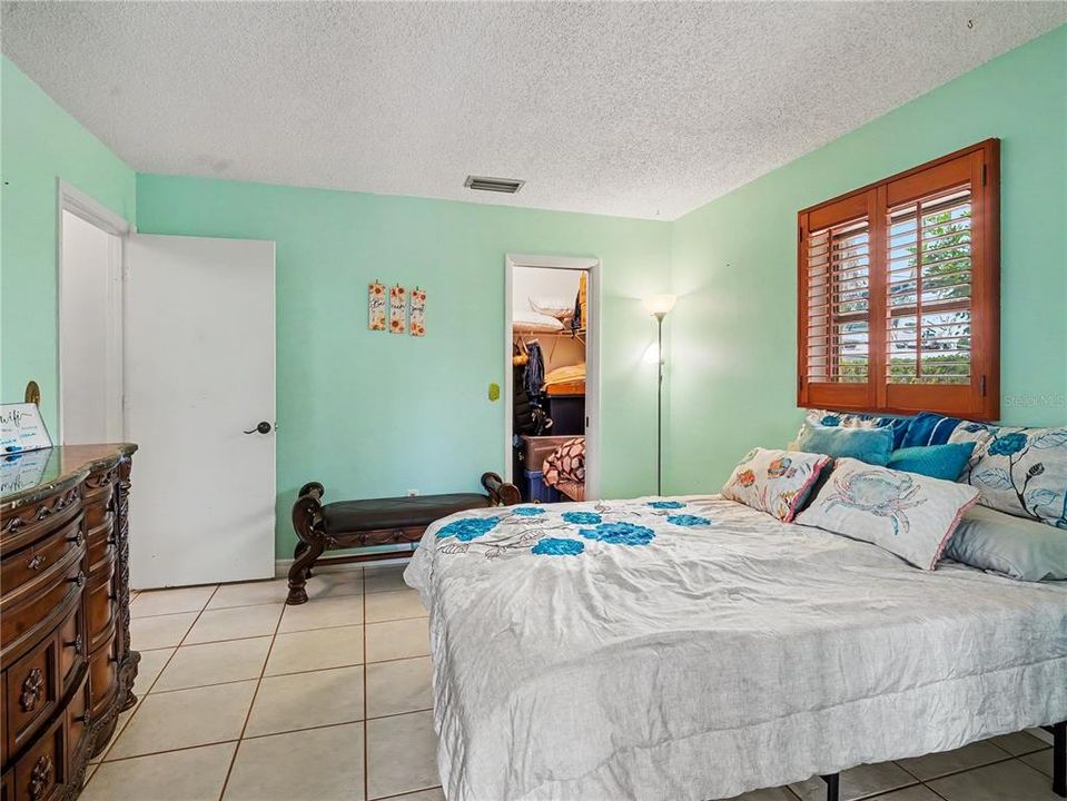 For Sale: $499,999 (2 beds, 2 baths, 1582 Square Feet)