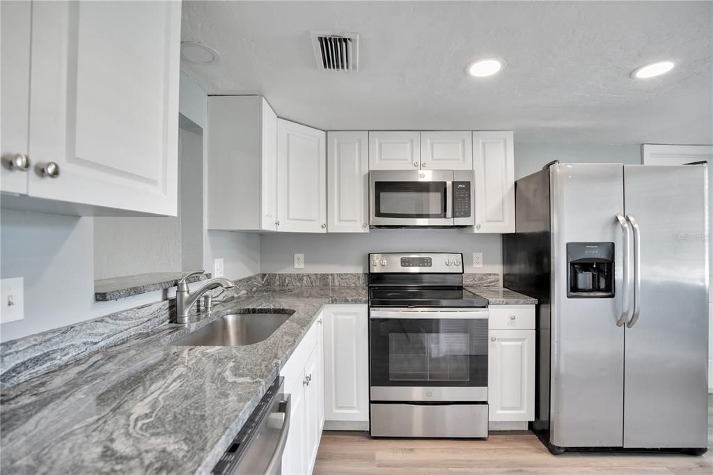 For Sale: $259,000 (3 beds, 2 baths, 1534 Square Feet)