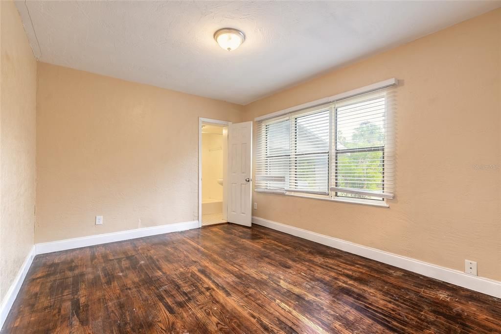 For Sale: $189,900 (3 beds, 2 baths, 1534 Square Feet)