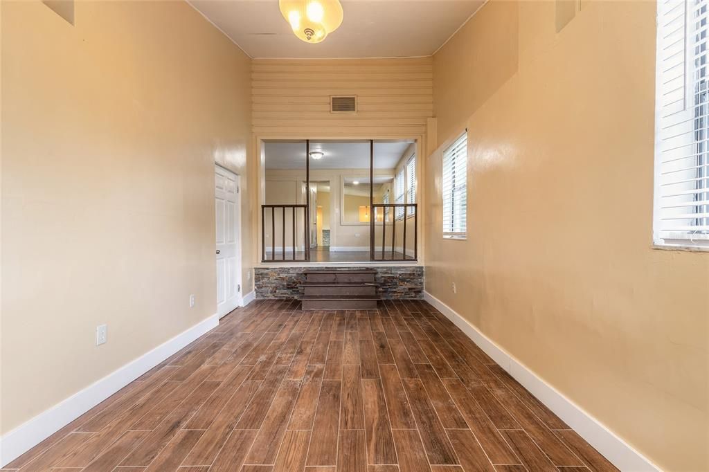 For Sale: $189,900 (3 beds, 2 baths, 1534 Square Feet)