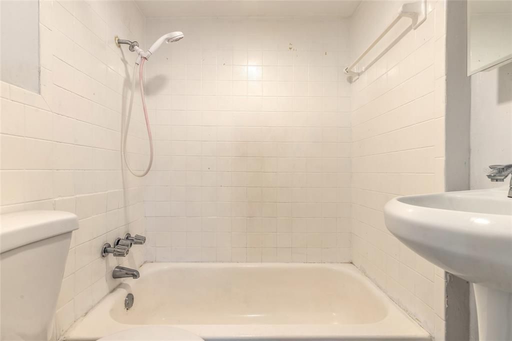 For Sale: $189,900 (3 beds, 2 baths, 1534 Square Feet)