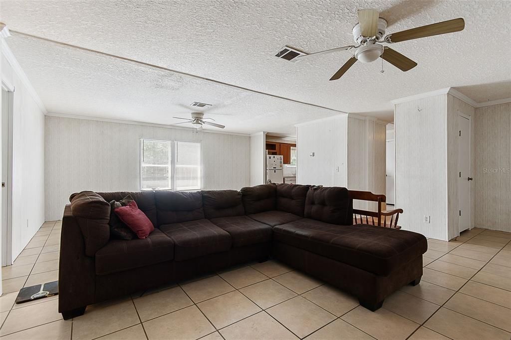 For Sale: $275,000 (3 beds, 2 baths, 2172 Square Feet)