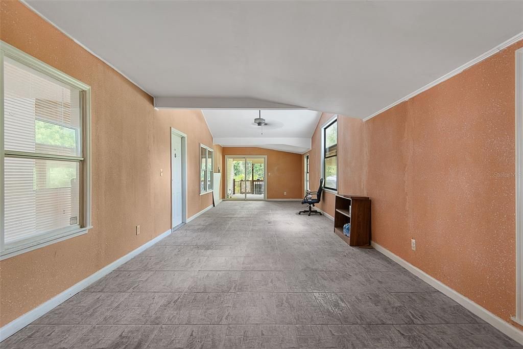 For Sale: $275,000 (3 beds, 2 baths, 2172 Square Feet)