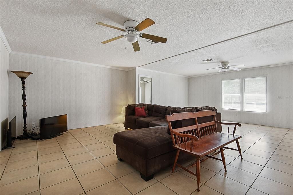 For Sale: $275,000 (3 beds, 2 baths, 2172 Square Feet)
