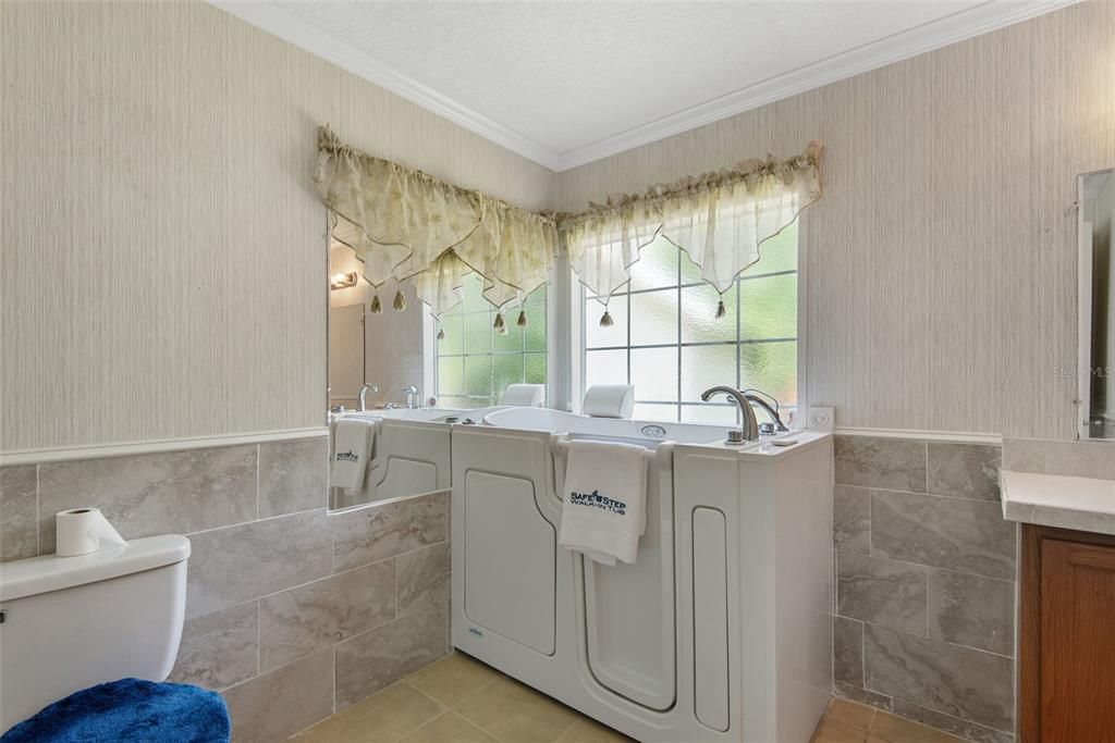 For Sale: $275,000 (3 beds, 2 baths, 2172 Square Feet)