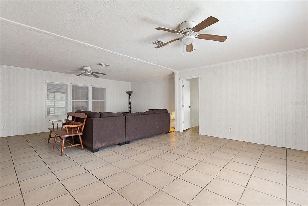For Sale: $275,000 (3 beds, 2 baths, 2172 Square Feet)