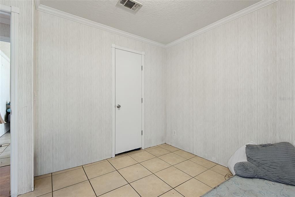 For Sale: $275,000 (3 beds, 2 baths, 2172 Square Feet)