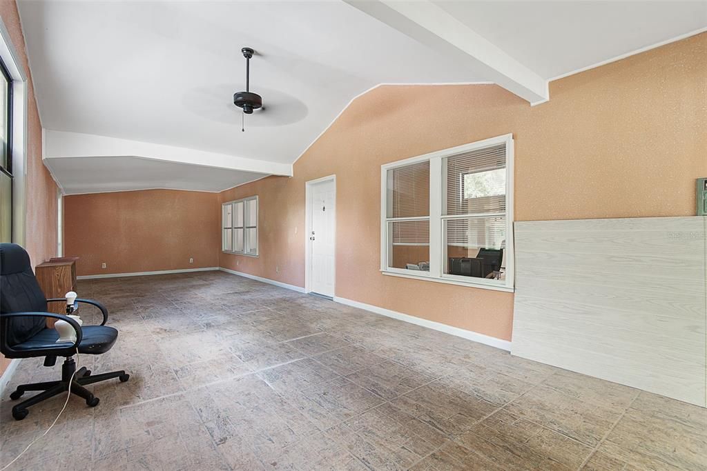 For Sale: $275,000 (3 beds, 2 baths, 2172 Square Feet)