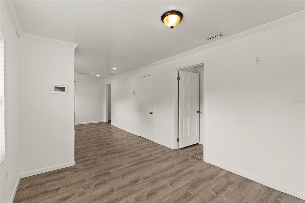 В аренду: $1,800 (3 спален, 1 ванн, 870 Квадратных фут)