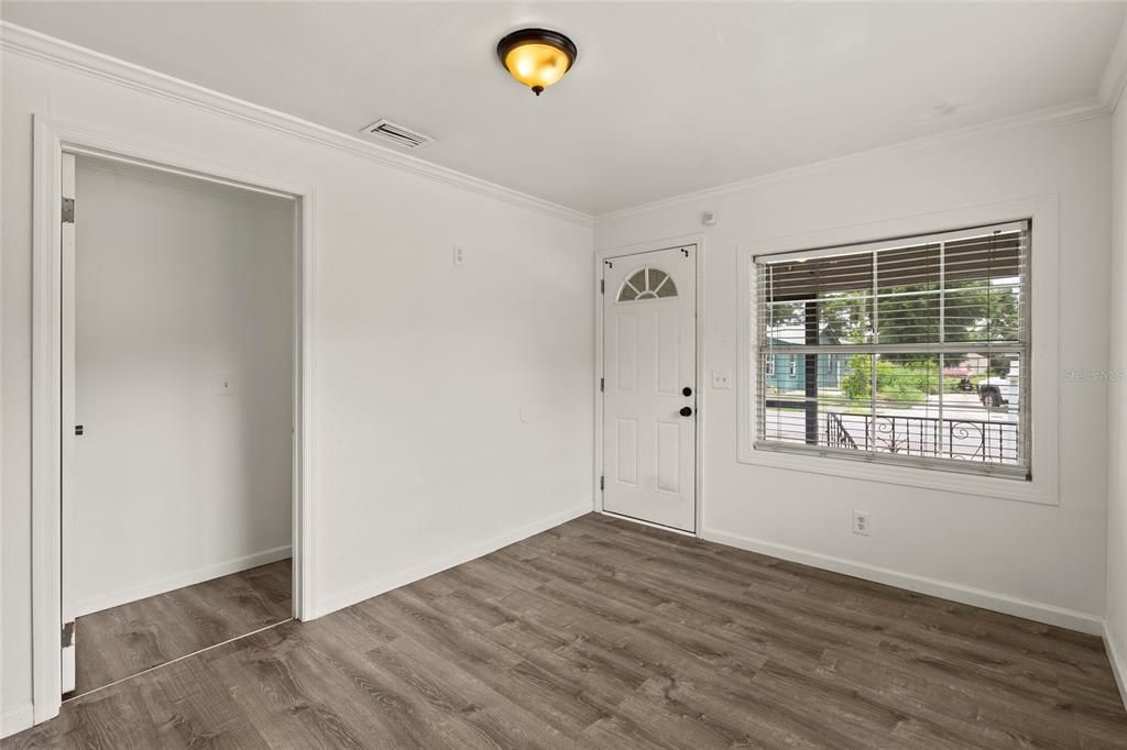 В аренду: $1,800 (3 спален, 1 ванн, 870 Квадратных фут)